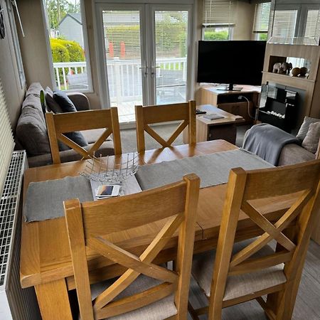 Prestige Static Caravan On 5 Star Holiday Park Cheswick  ภายนอก รูปภาพ