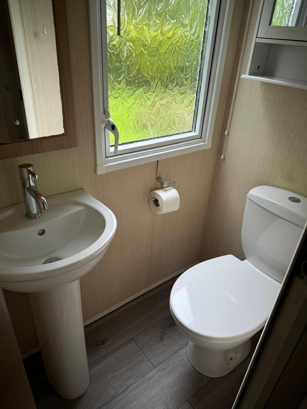 Prestige Static Caravan On 5 Star Holiday Park Cheswick  ภายนอก รูปภาพ