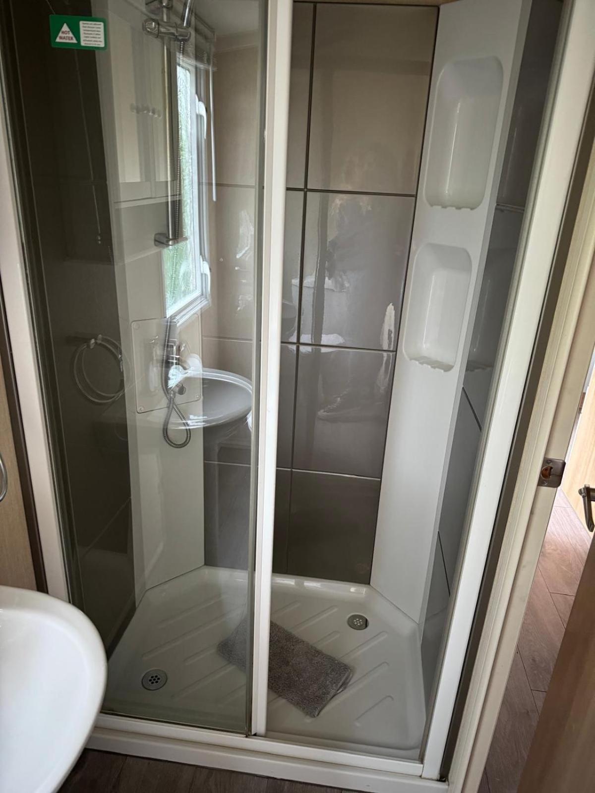 Prestige Static Caravan On 5 Star Holiday Park Cheswick  ภายนอก รูปภาพ