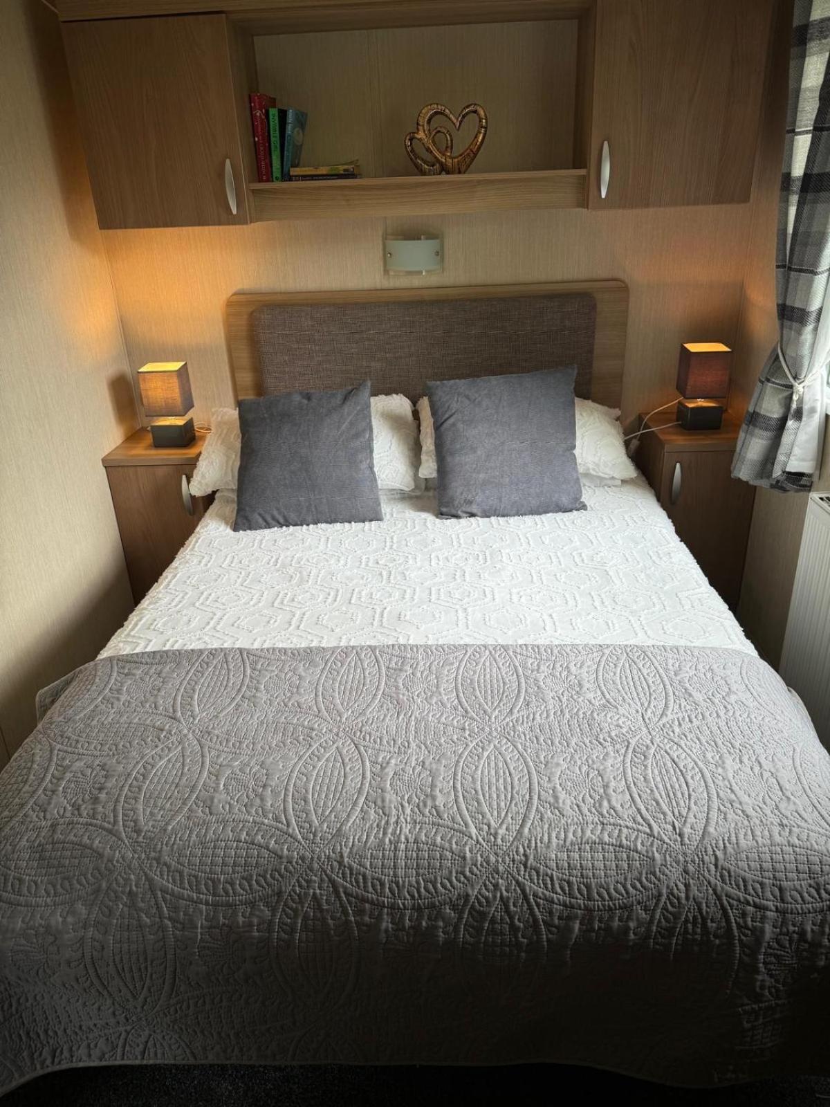 Prestige Static Caravan On 5 Star Holiday Park Cheswick  ภายนอก รูปภาพ